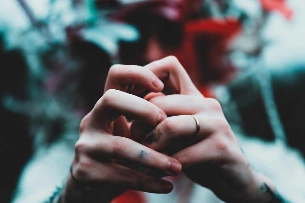 Illustration showing repetitive thought loops representing mental masturbation in OCD and compulsive rumination patterns.