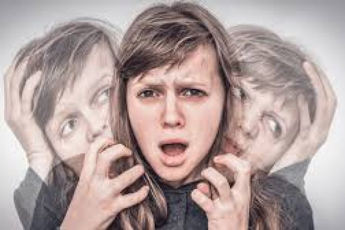 Violent Aggressive Thoughts OCD Treatment – Emotion of Life Person feeling anxious and distressed due to intrusive violent thoughts during OCD episode